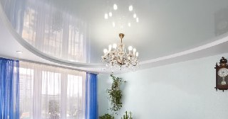 Глянцевый потолок Чайковский, цена от 4393 руб.